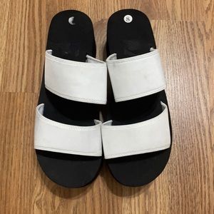 Foam platform slides